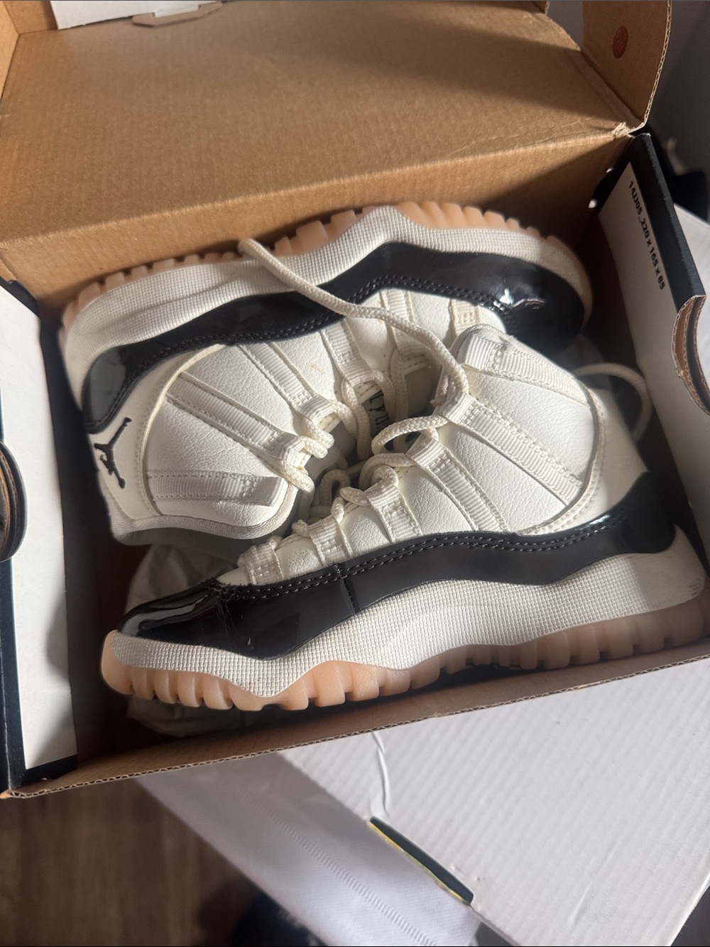 Jordan Kids High-Top Sneakers in White, Black and Gum